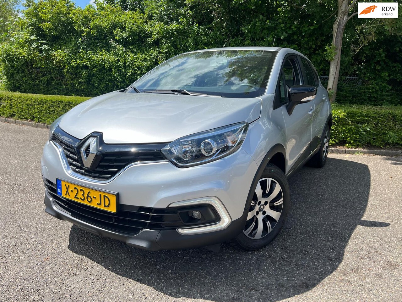 Renault Captur - 0.9 Bussiness / PDC / Nav / LMV - AutoWereld.nl