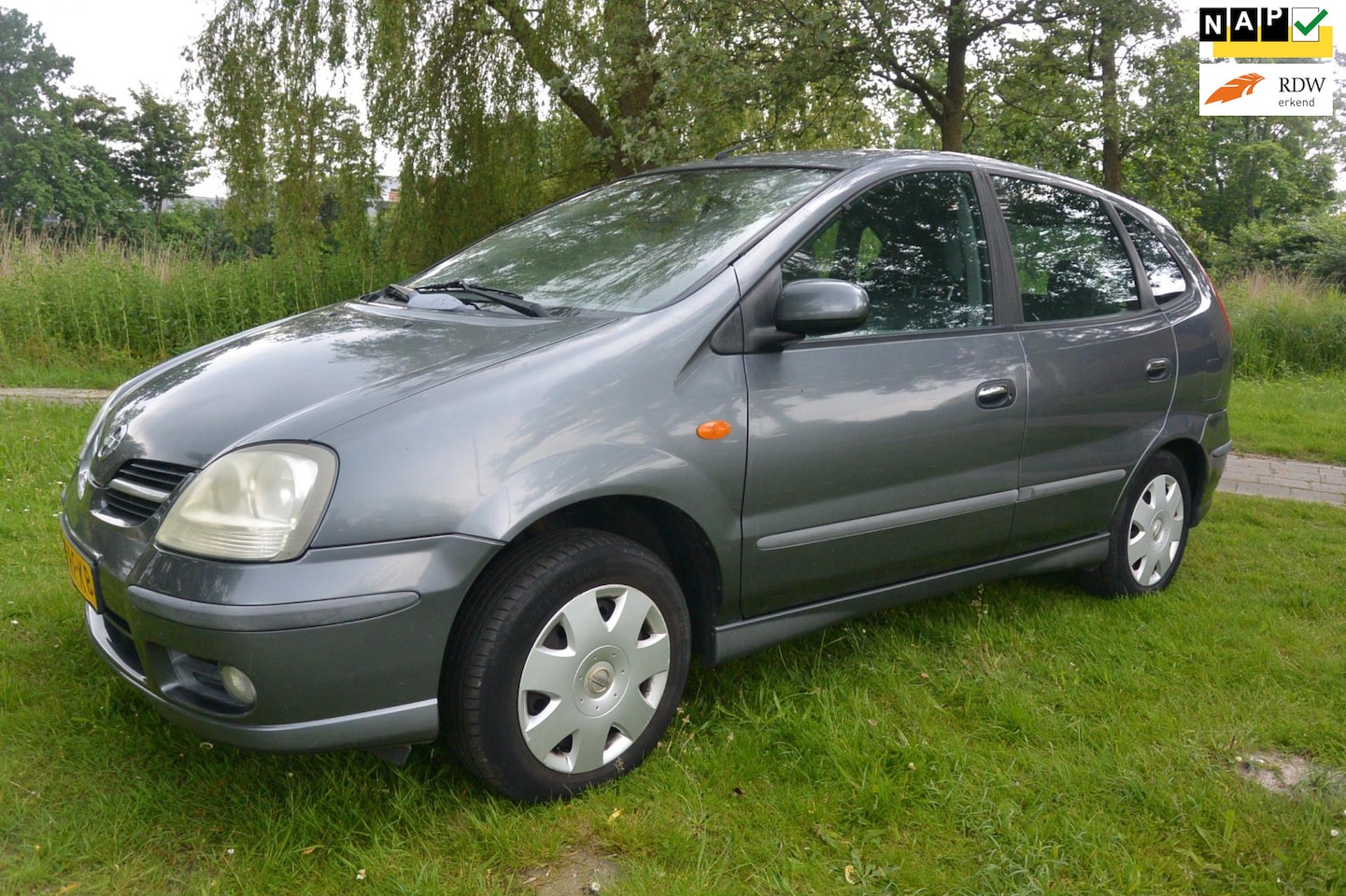 Nissan Almera Tino - 1.8 Acenta*airco*navigatie*camera*trekhaak - AutoWereld.nl