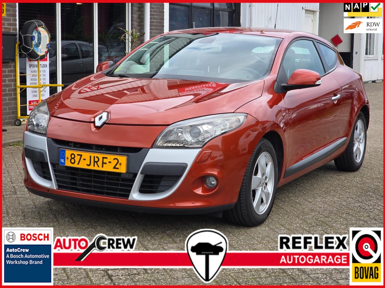 Renault Mégane Coupé - 1.6 Sélct.Busn. Sport NAVI|CRUISE|KEYLESS - AutoWereld.nl