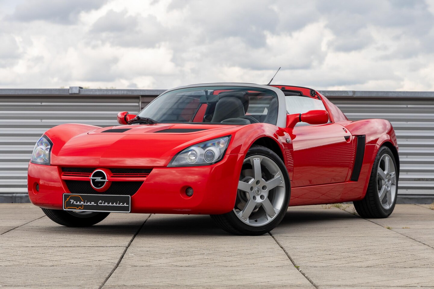 Opel Speedster - 2.2-16V | 21.000KM | Orig. NL | New Condition | Radio | Leather - AutoWereld.nl