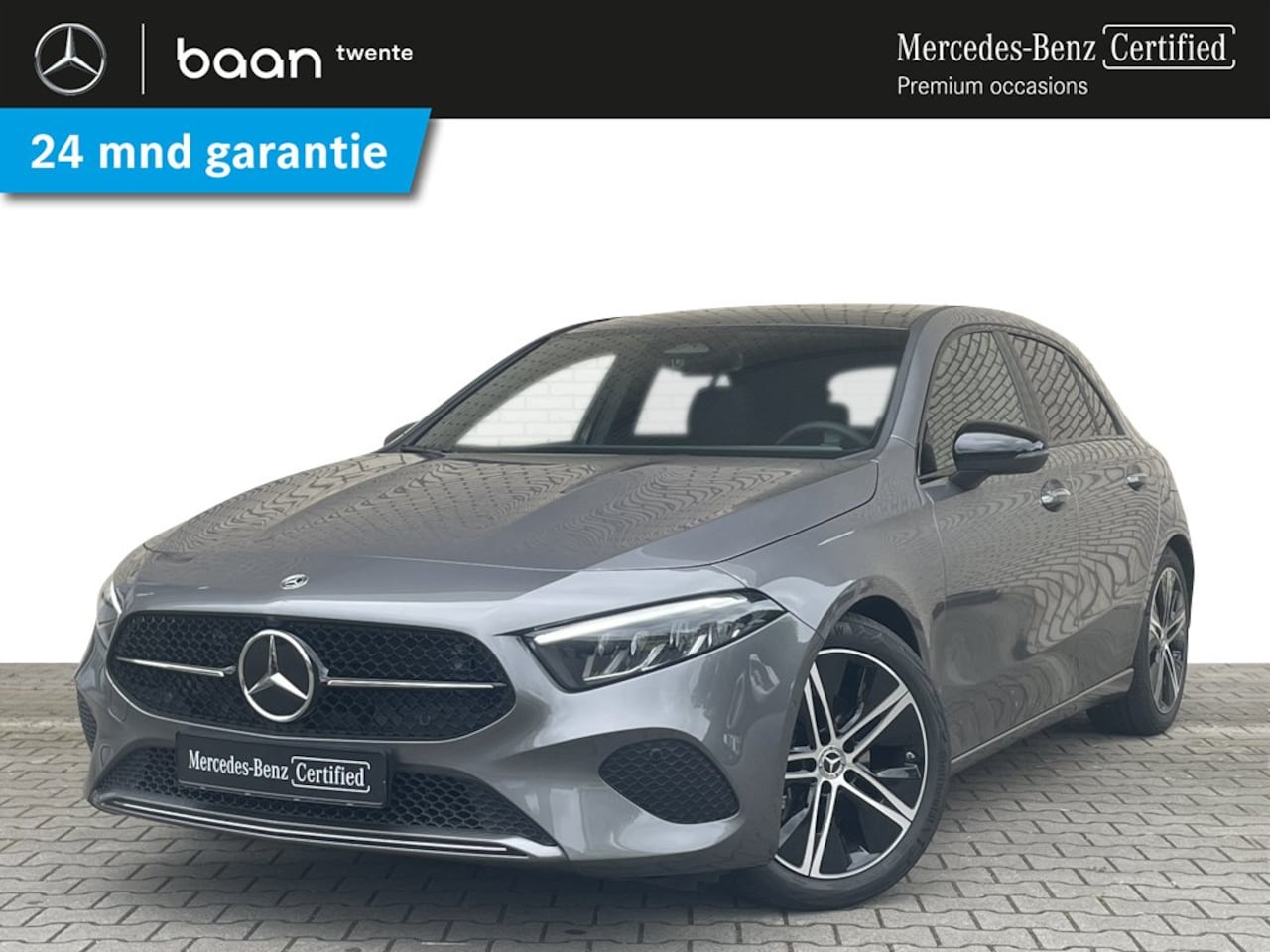 Mercedes-Benz A-klasse - A 180 Luxury Line l Nightpakket l Panorama dak l Achteruitrijcamera l Stoelverwarming l - AutoWereld.nl