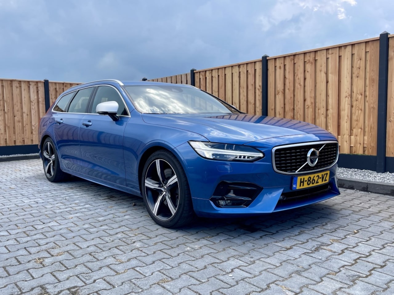 volvo-v90-r-design-adaptief-t4-carplay-19-2-0-t4-r-design.jpg