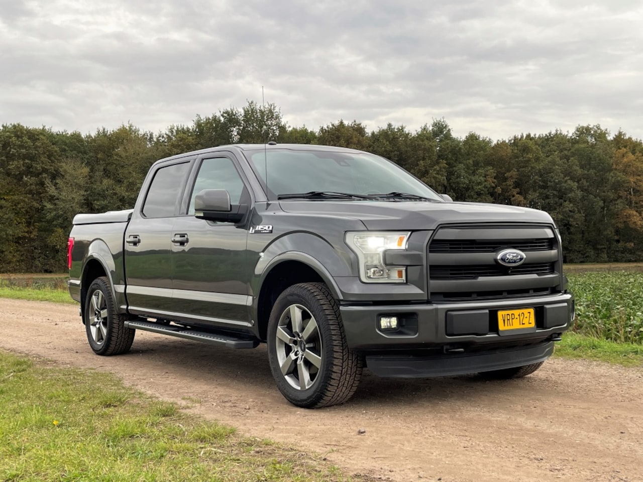 Ford F150 - 5.0 V8 LARIAT 4X4 CREW CAB 360 CAM VOLL SONY SOUND - AutoWereld.nl