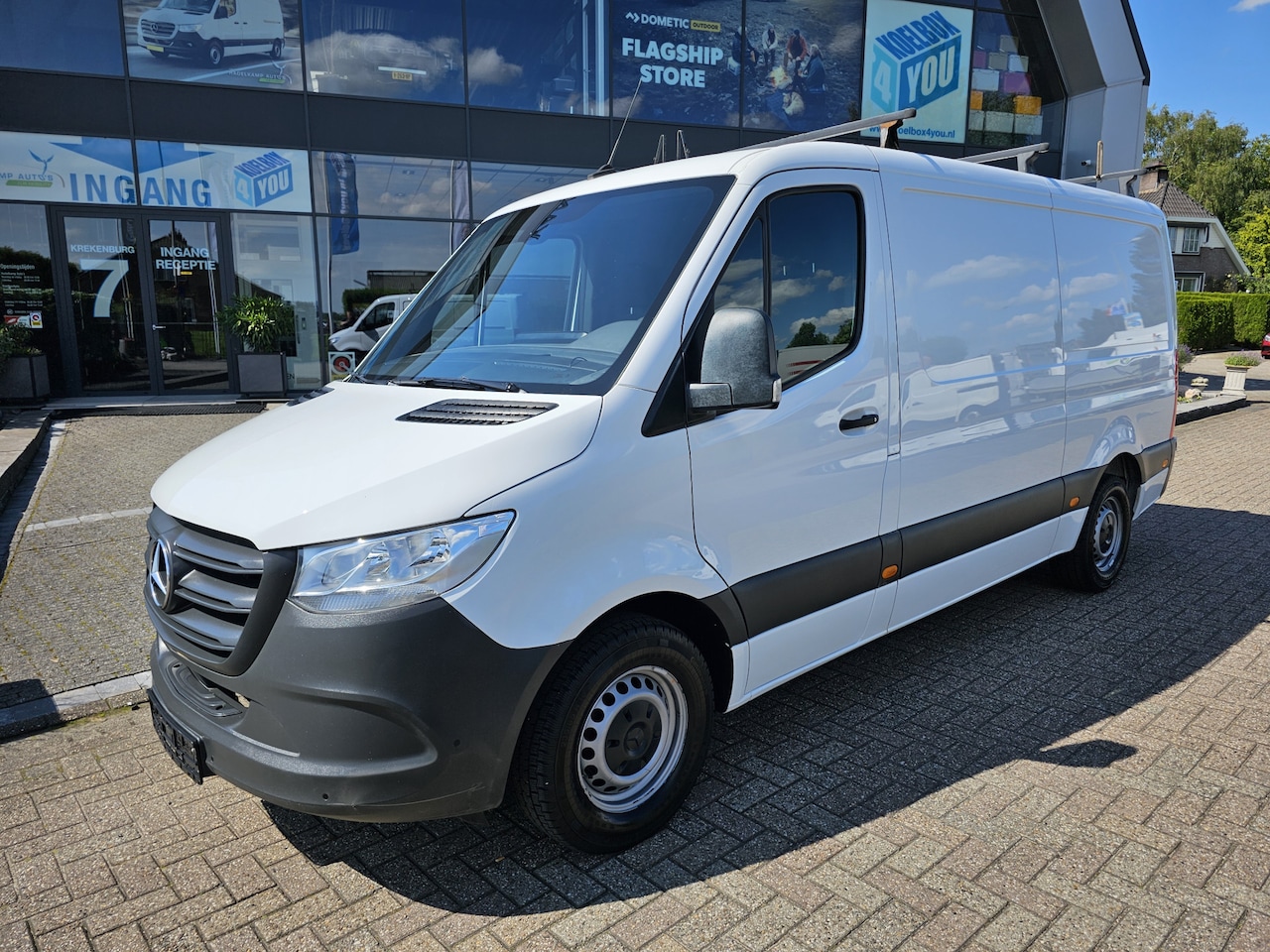 Mercedes-Benz Sprinter - 314 CDI L2-H1 * Trekhaak * Camera * MBUX * Chauffeursstoel * - AutoWereld.nl