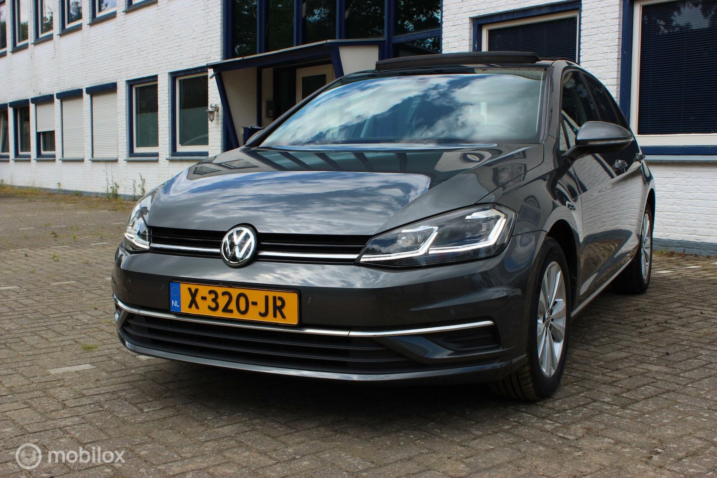 Volkswagen Golf - 1.6 TDI Highline Business R 1.6 TDI Highline Business R - AutoWereld.nl