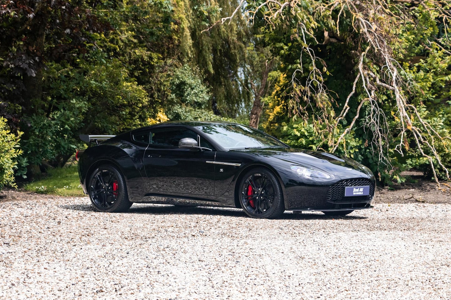 Aston Martin V12 Vantage - 5.9 V12 Zagato 5.9 V12 Zagato - AutoWereld.nl