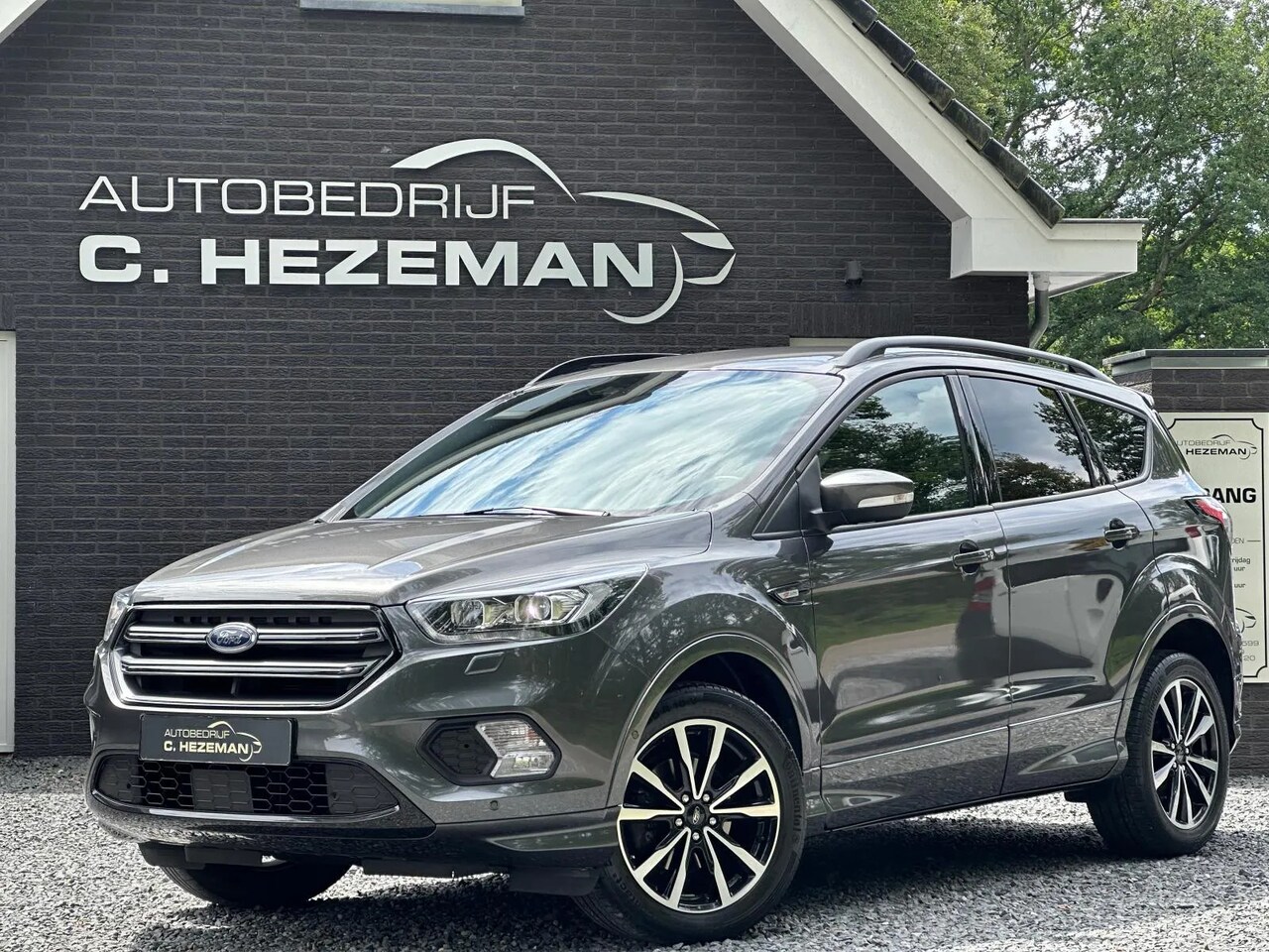 Ford Kuga - 1.5 150PK ST Line 1e eigenaar DealerOH Nieuwstaat Camera LED - AutoWereld.nl