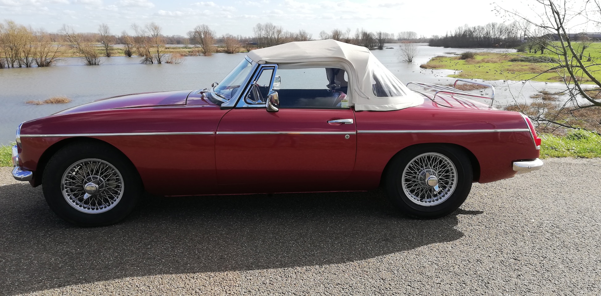 MG B type - 1.8 Roadster - AutoWereld.nl