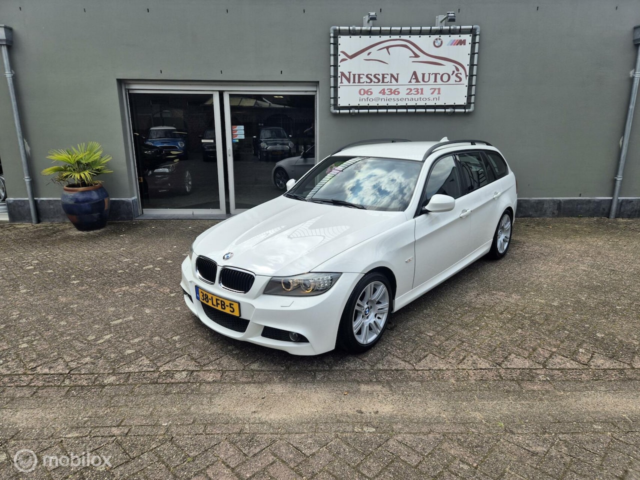 BMW 3-serie Touring - 318i Business Line M Sport 318i Business Line M Sport - AutoWereld.nl