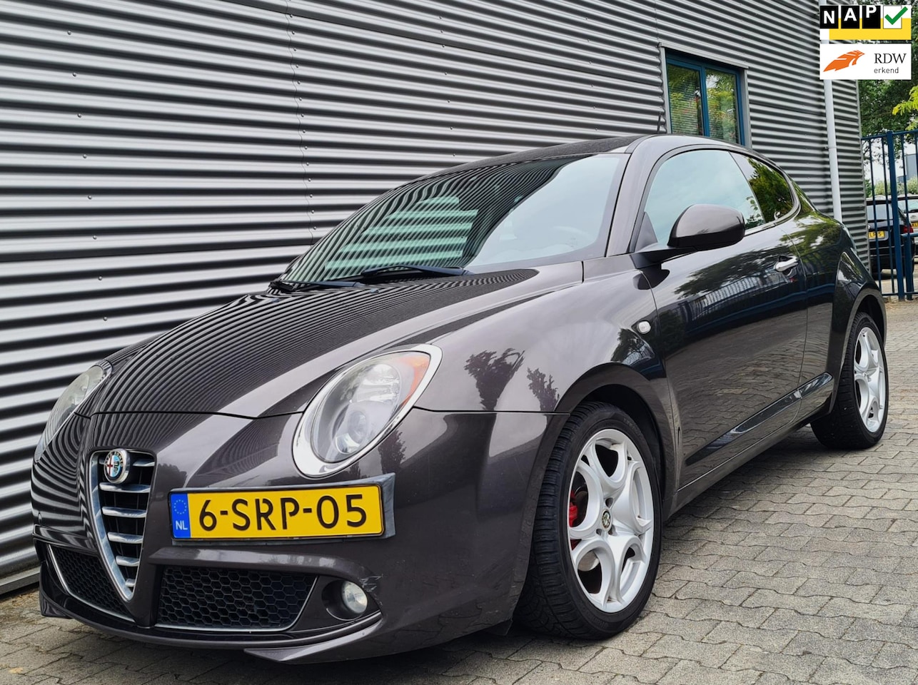 Alfa Romeo MiTo - 1.3 JTDm ECO Distinctive 11-2013 Grijs/ Bruin Metallic - AutoWereld.nl