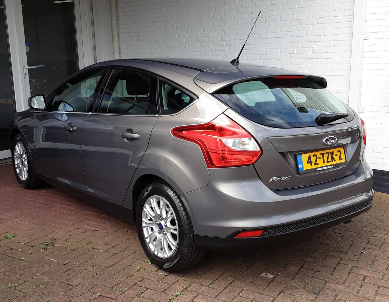 Ford Focus 1.6 TI VCT Titanium *AUTOMAAT / NWE DIST.RIEM / KEYLESS ENTRY 2012 Benzine Occasion
