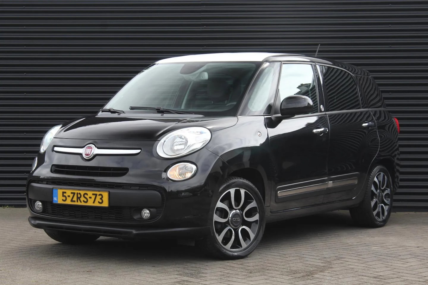 Fiat 500 L - 0.9 TwinAir Lounge 7p | Navi | Cruise | PDC | Trekhaak - AutoWereld.nl