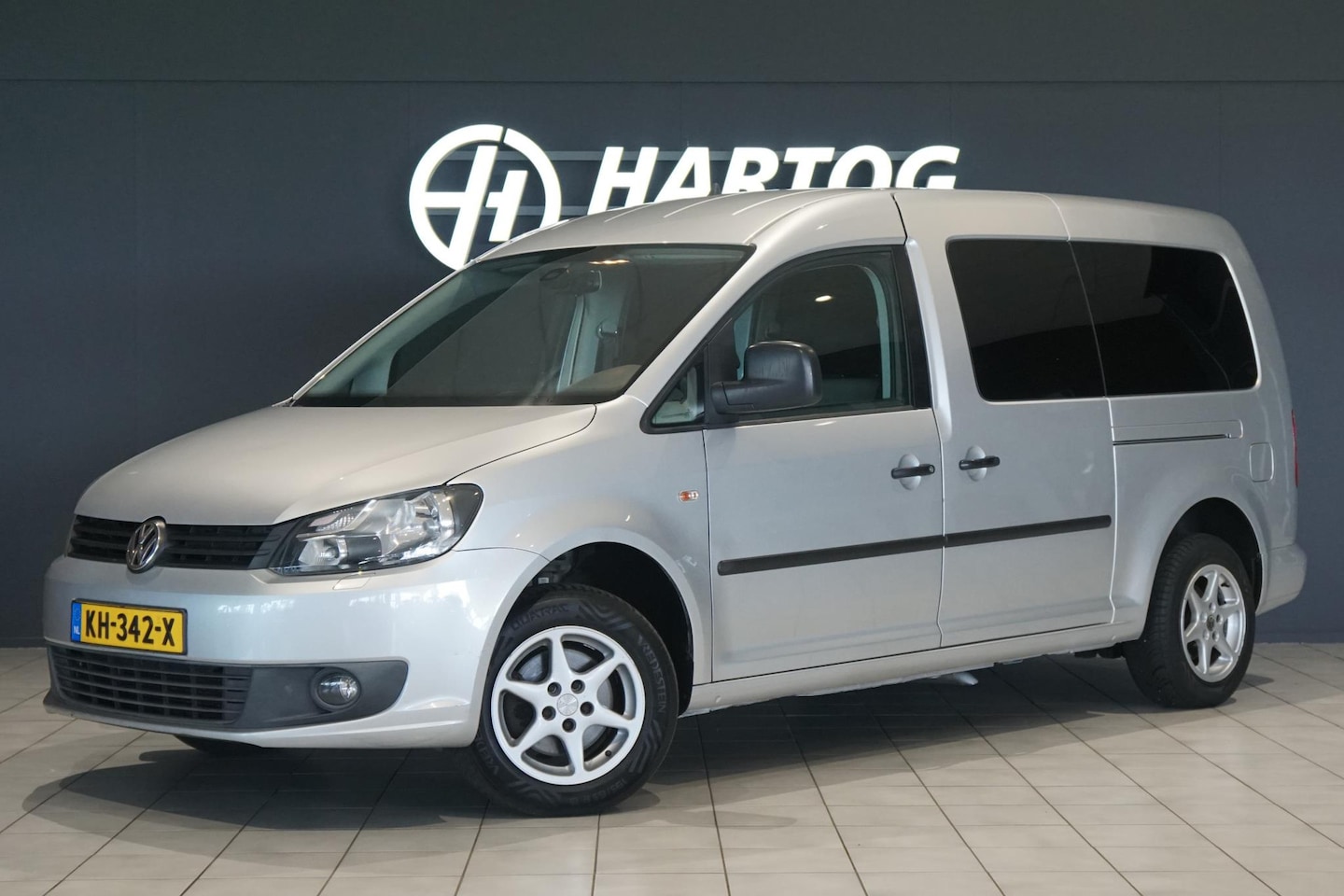 Volkswagen Caddy Maxi - 1.6 TDI + ROLSTOEL / DUBBEL CABINE / LEDER / STOELVERWARMING - AutoWereld.nl