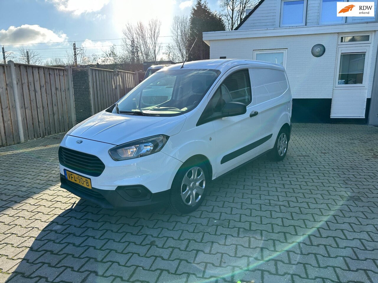 Ford Transit Courier - 1.5 TDCI Trend 1.5 TDCI Trend - AutoWereld.nl