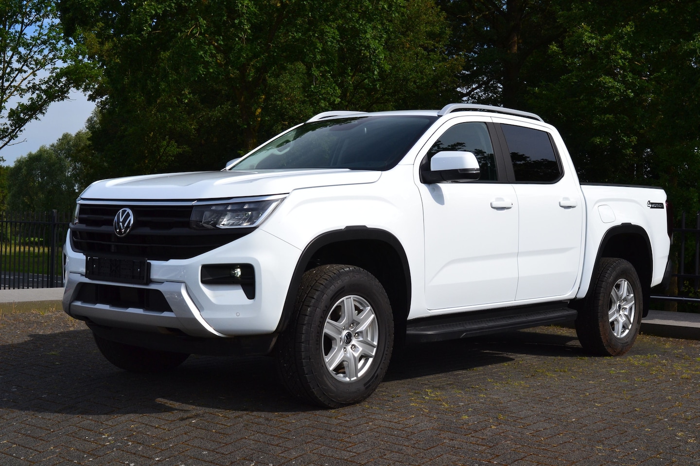 Volkswagen Amarok - 2.0 TDi DC Life 4Motion-Pickup - AutoWereld.nl