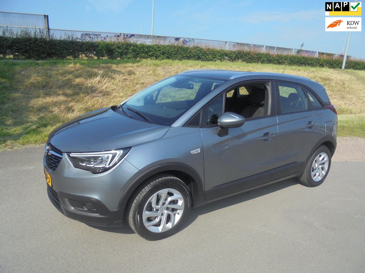 Opel Crossland X - Opel Crossland X 1.2 turbo Automaat airco xenon 48.000km eerste eigenaar - AutoWereld.nl