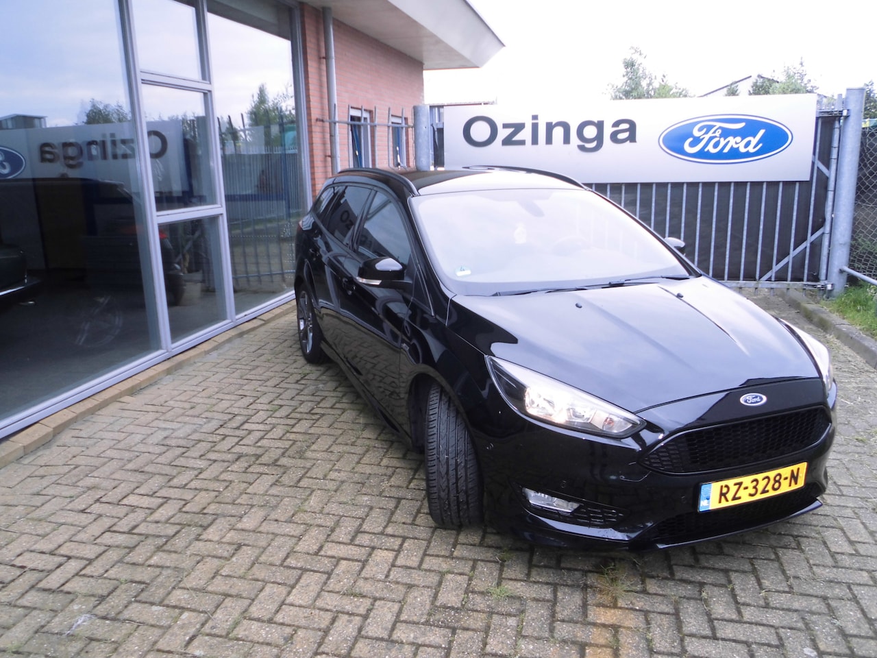 Ford Focus Wagon - 125PK ST-Line - AutoWereld.nl