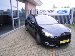 Ford Focus Wagon - 125PK ST-Line 18-inch-navi-climatecontrole-privacyglass