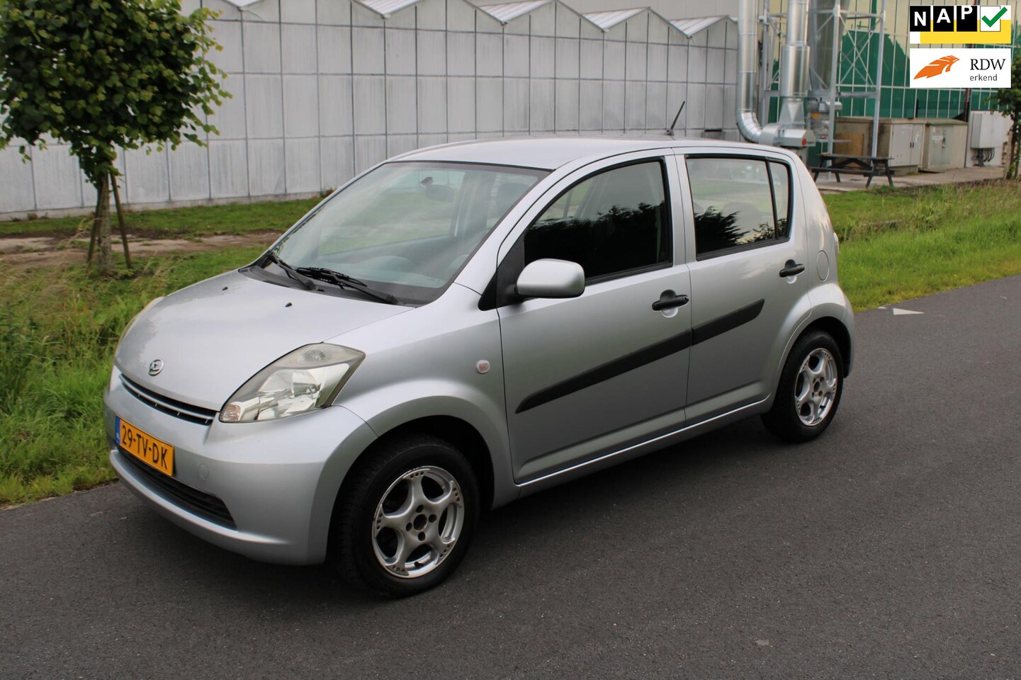 Daihatsu Sirion 2 - 1.0-12V Trend 1.0-12V Trend 5 Drs - AutoWereld.nl