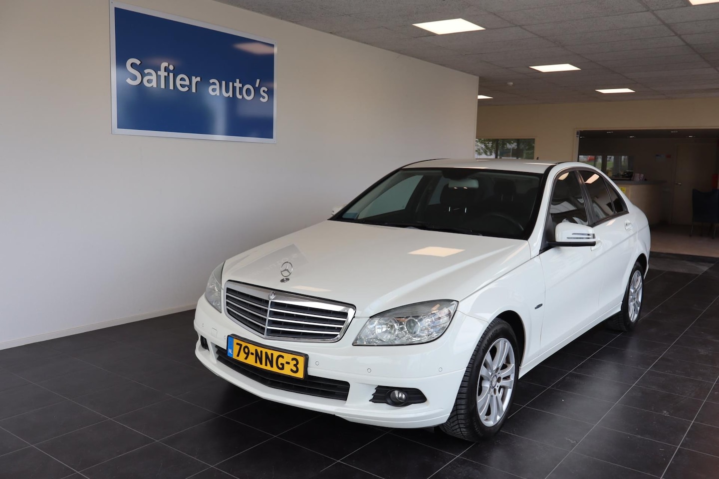 Mercedes-Benz C-klasse - 180 CGI BlueEFFICIENCY Business Class 180 CGI BlueEFFICIENCY Business Class - AutoWereld.nl