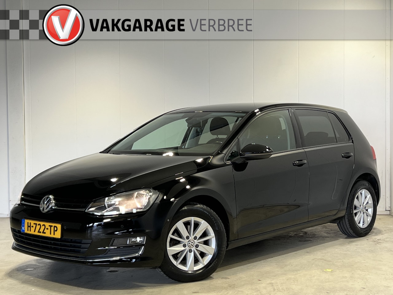 Volkswagen Golf - 1.2 TSI Connected Series | LM Velgen 15" | Voorstoelen Verwarmd | Lederen/Stof Bekleding | - AutoWereld.nl