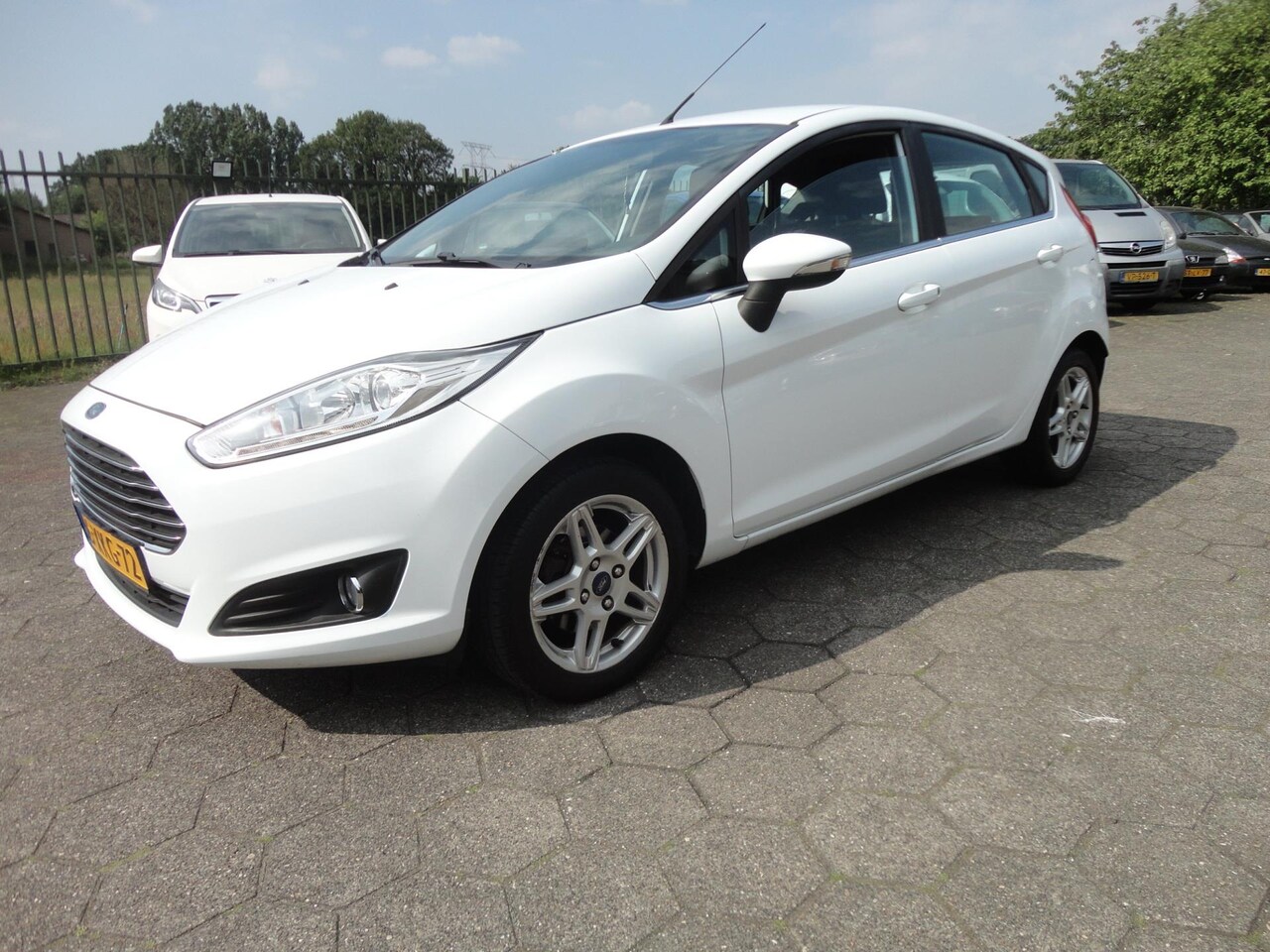 Ford Fiesta - 1.0 Titanium AIRCO/NAV/LMV/5 DEURS - AutoWereld.nl