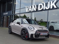 MINI John Cooper Works - 2.0 231 pk JCW Pack Kuipstoelen Adaptive Cruis Driv.Ass. Apple CarPlay 17" LM Velgen