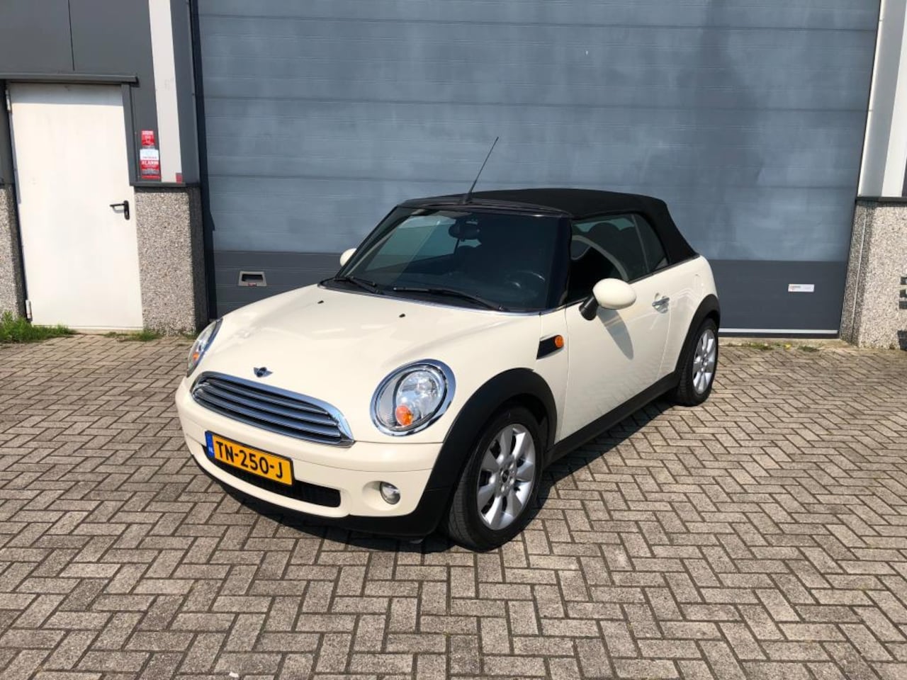 MINI Cabrio - 1.6 Cooper Chili Mini 1.6 Cooper Chili - AutoWereld.nl