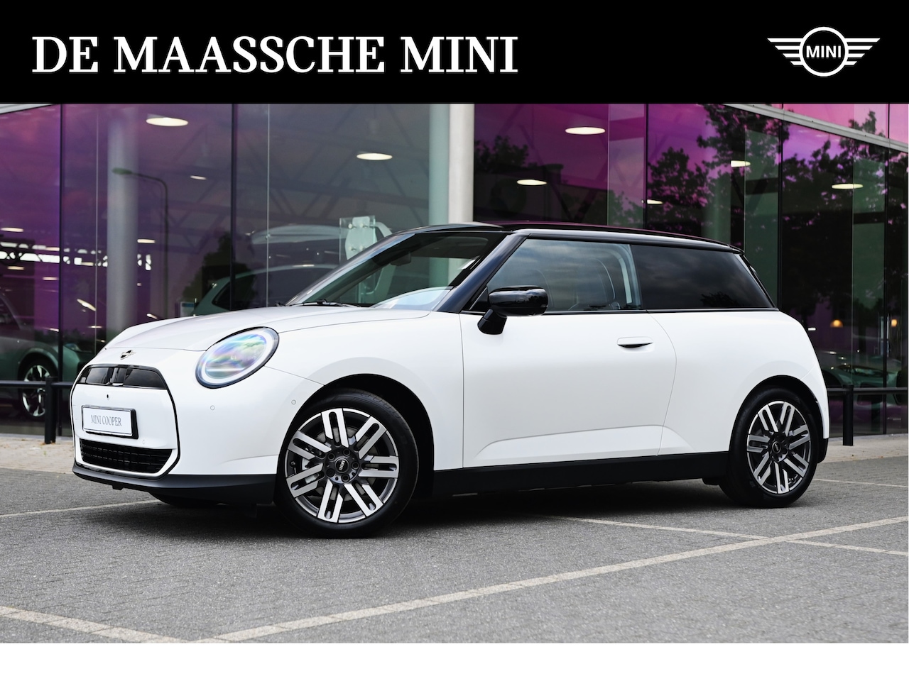 MINI Cooper - Hatchback E Classic 40.7 kWh / Panoramadak / Parking Assistant Plus / Head-Up / Harman Kar - AutoWereld.nl