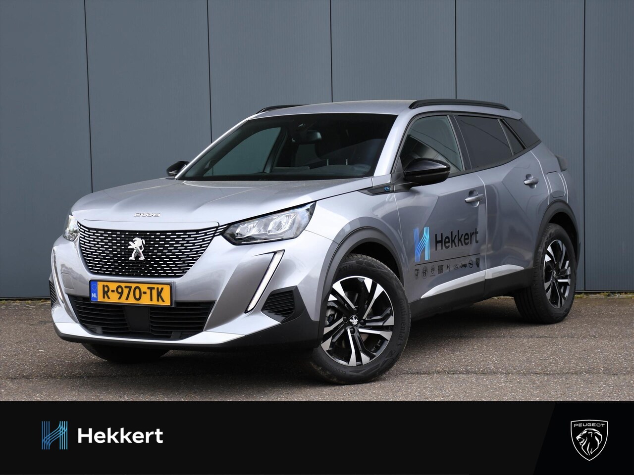 Peugeot e-2008 - EV Allure Pack 50kWh 136pk Automaat PDC ACHTER + CAM. | 17'' LM | KEYLESS ENTRY | DAB | NA - AutoWereld.nl