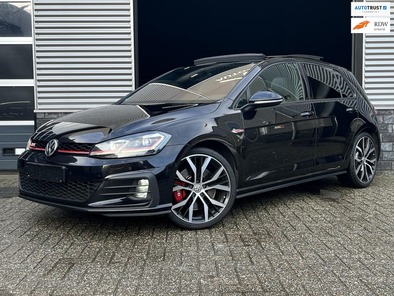 Volkswagen Golf - 2.0 TSI GTI Performance|DCC|ACC|Pano|Keyless|Leer|LED - AutoWereld.nl