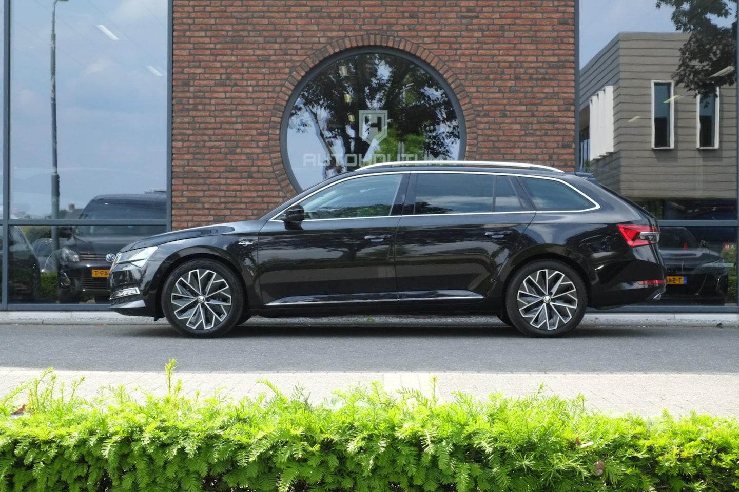 Skoda Superb Combi - 2.0 TDI DSG 190pk Laurin & Klement Leder, Elektrisch verstelbare stoelen - AutoWereld.nl