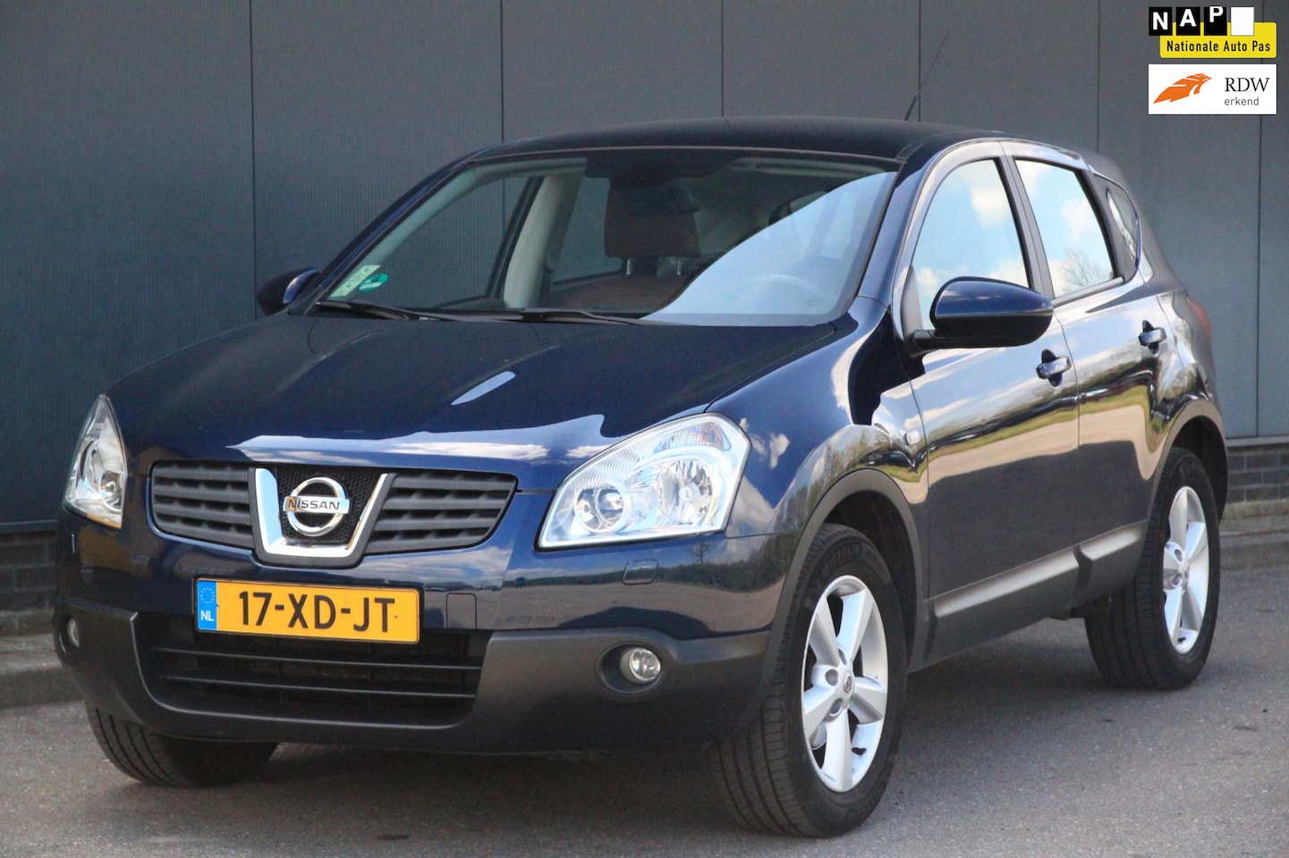 Nissan Qashqai - 2.0 Tekna Premium Panorama/Leer/Parkeersensor/Trekhaak - AutoWereld.nl