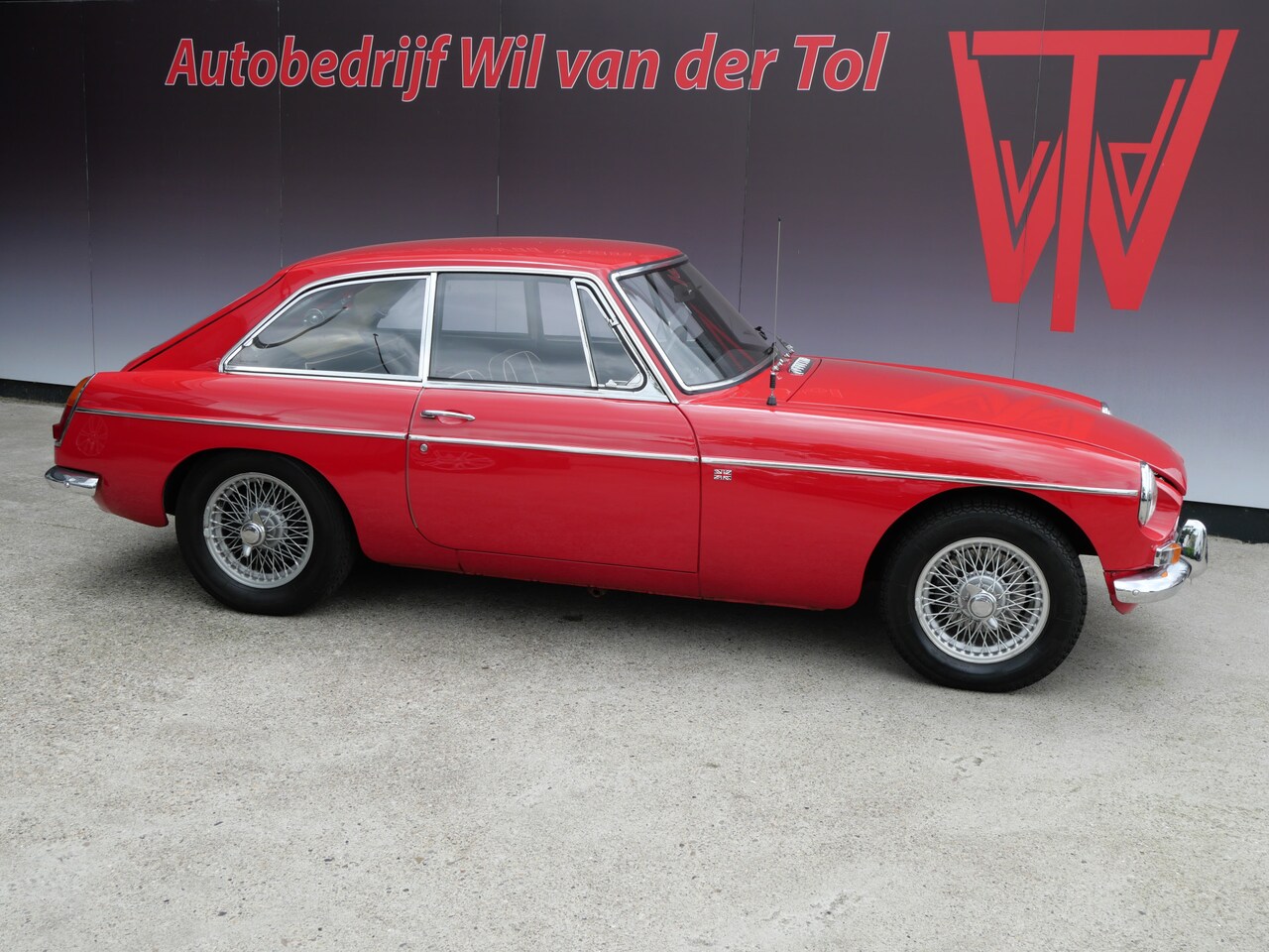 MG B type - 1.8 GT OVERDRIVE | LEER | ORIGINEEL | EUROPESE UITVOERING | SUPER STAAT! - AutoWereld.nl