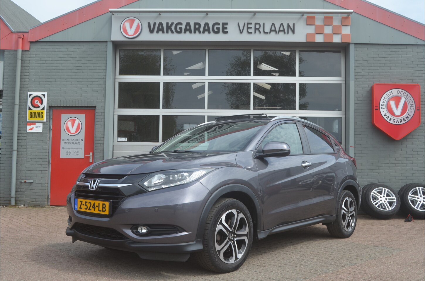 Honda HR-V - 1.5 i-VTEC Executive schuifdak 12 mnd. gar. - AutoWereld.nl