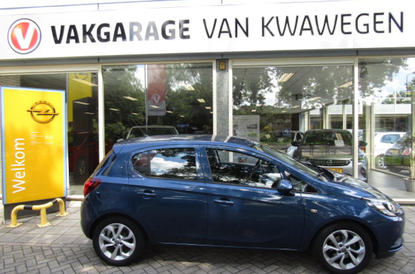 Opel Corsa - 1.4 EDITION L.M. VELGEN CRUISE CONTROL - AutoWereld.nl