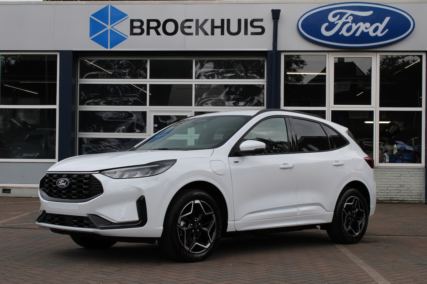 Ford Kuga - 2.5 PHEV ST-LINE | DIRECT LEVERBAAR! | WINTERPACK | 19'' LMV | STANDVERWARMING | CAMERA | - AutoWereld.nl