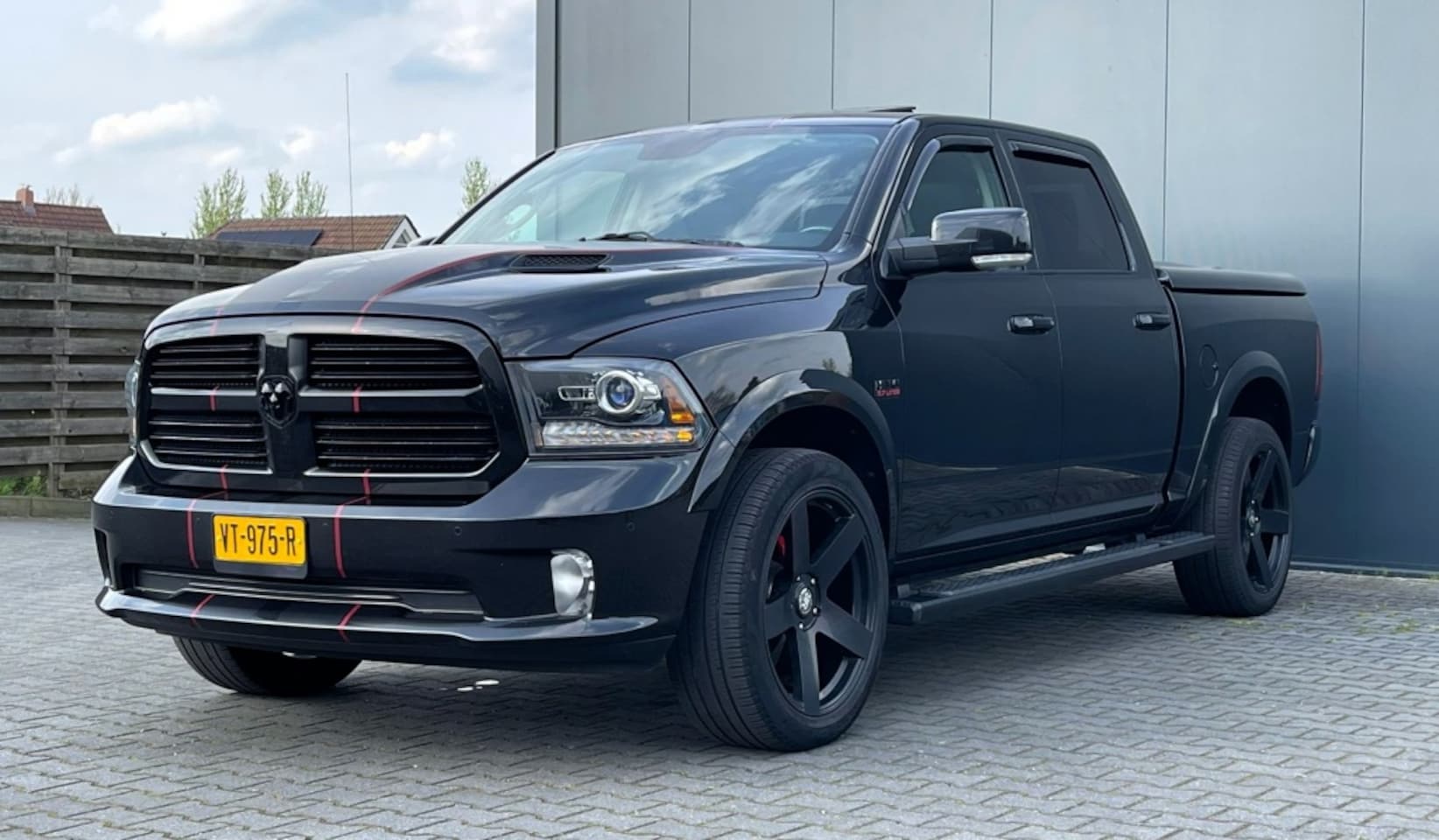 Dodge Ram 1500 - 5.7 V8 4x4 CC SPORT UNIEK MOOI! - AutoWereld.nl