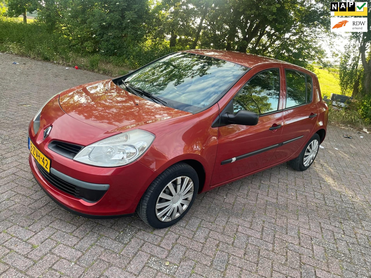 Renault Clio - 1.2-16V Authentique 1.2-16V Authentique - AutoWereld.nl