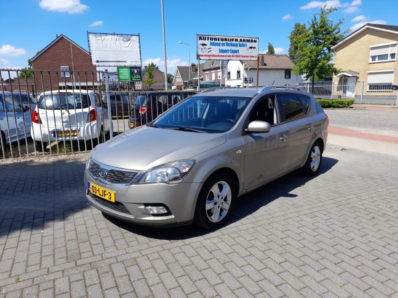 Kia Cee'd - 1.4 CVVT X-ecutive 1.4 CVVT X-ecutive - AutoWereld.nl