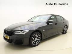 BMW 5-serie - 530e xDrive M Sport -HeadUp -Schuifdak -Trekhaak -Stoelventilatie -Gesture Control -Displa