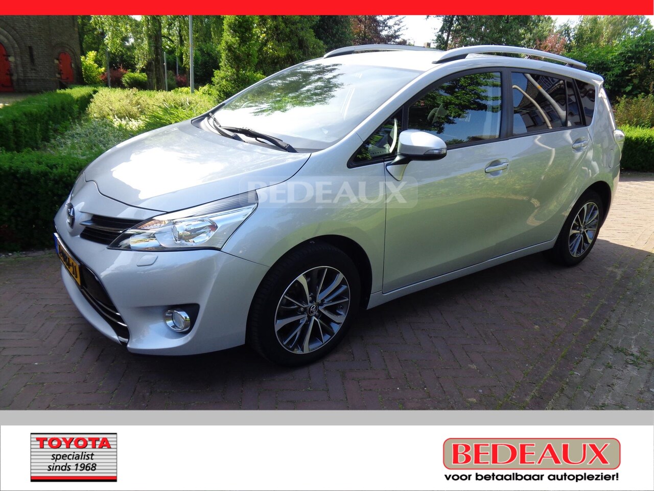 Toyota Verso - 1.8 VVT-i 147pk (7P) Dynamic bij Toyota specialist sinds 1968 - AutoWereld.nl