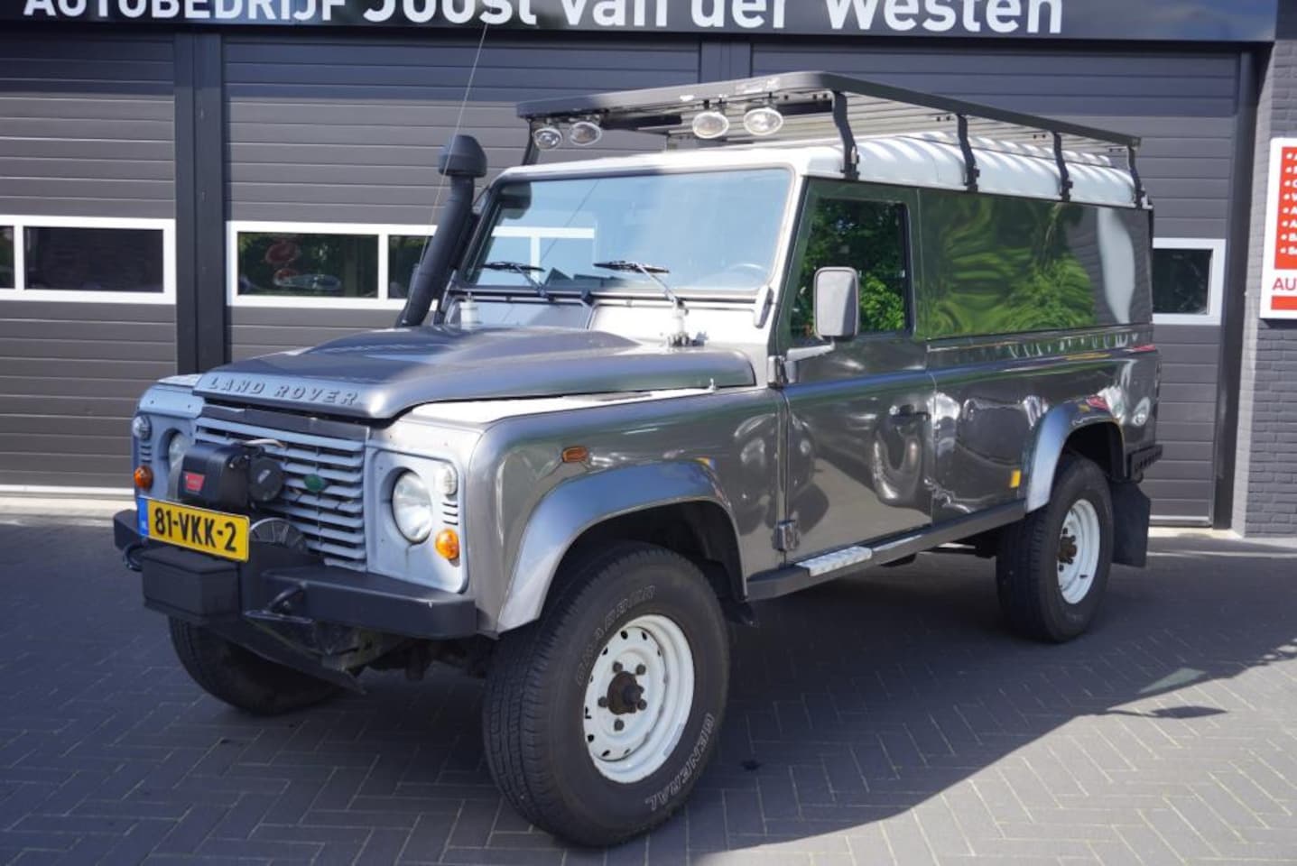 Land Rover Defender - 2.4 TD HT 110" SE 2.4 TD HT 110" SE - AutoWereld.nl