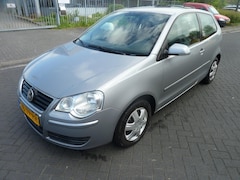 Volkswagen Polo - 1.4-16V Optive