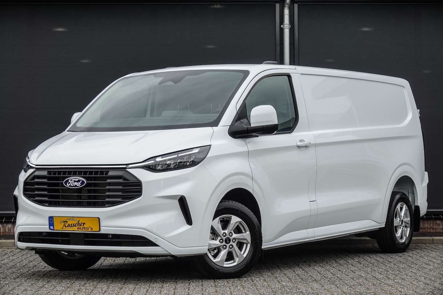 Ford Transit Custom - L2H1 2.0Tdci 136Pk Aut. | Limited | Frozen White | Nieuw Model - AutoWereld.nl