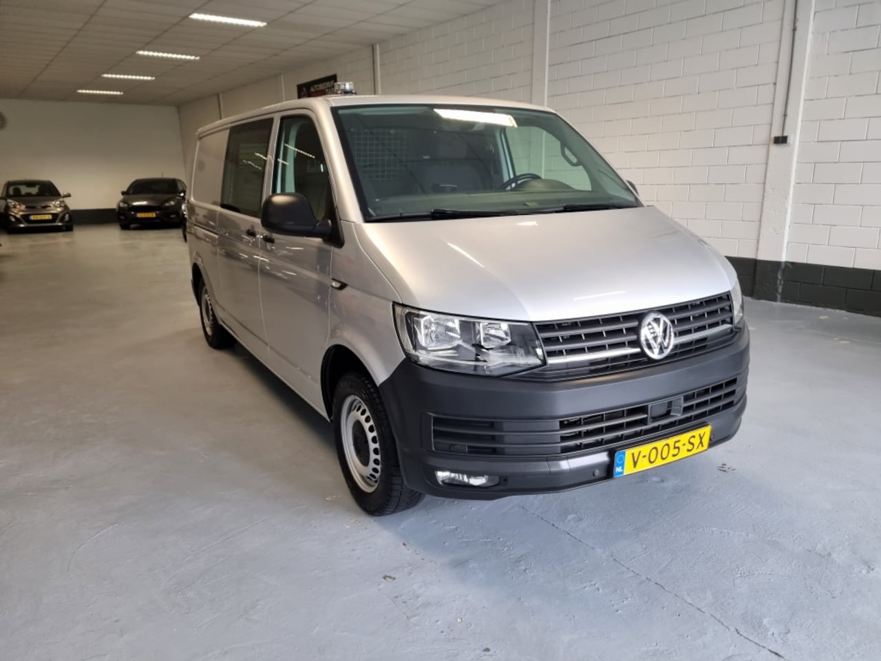 Volkswagen Transporter - 2.0 TSI L2H1 Highl. GROENGAS - AutoWereld.nl