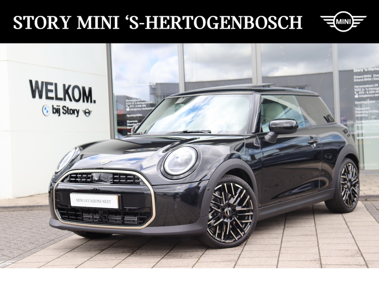 MINI Cooper - Hatchback C Favoured Automaat / Panoramadak / Parking Assistant Plus / Head-Up / Comfort A - AutoWereld.nl