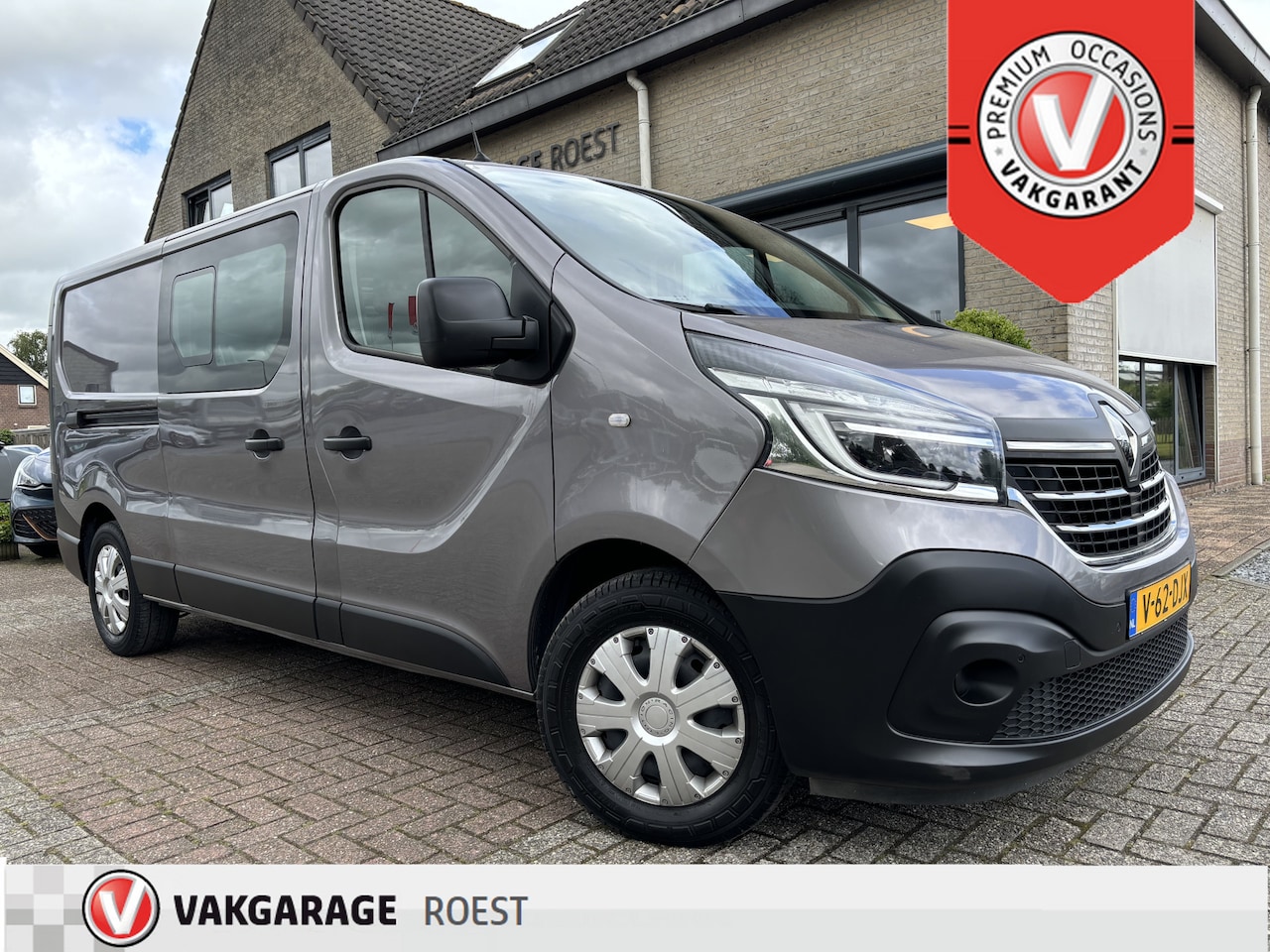 Renault Trafic - 2.0 dCi 145PK L2H1 Automaat DC Luxe 6-Pers. / Camera / Navigatie - AutoWereld.nl