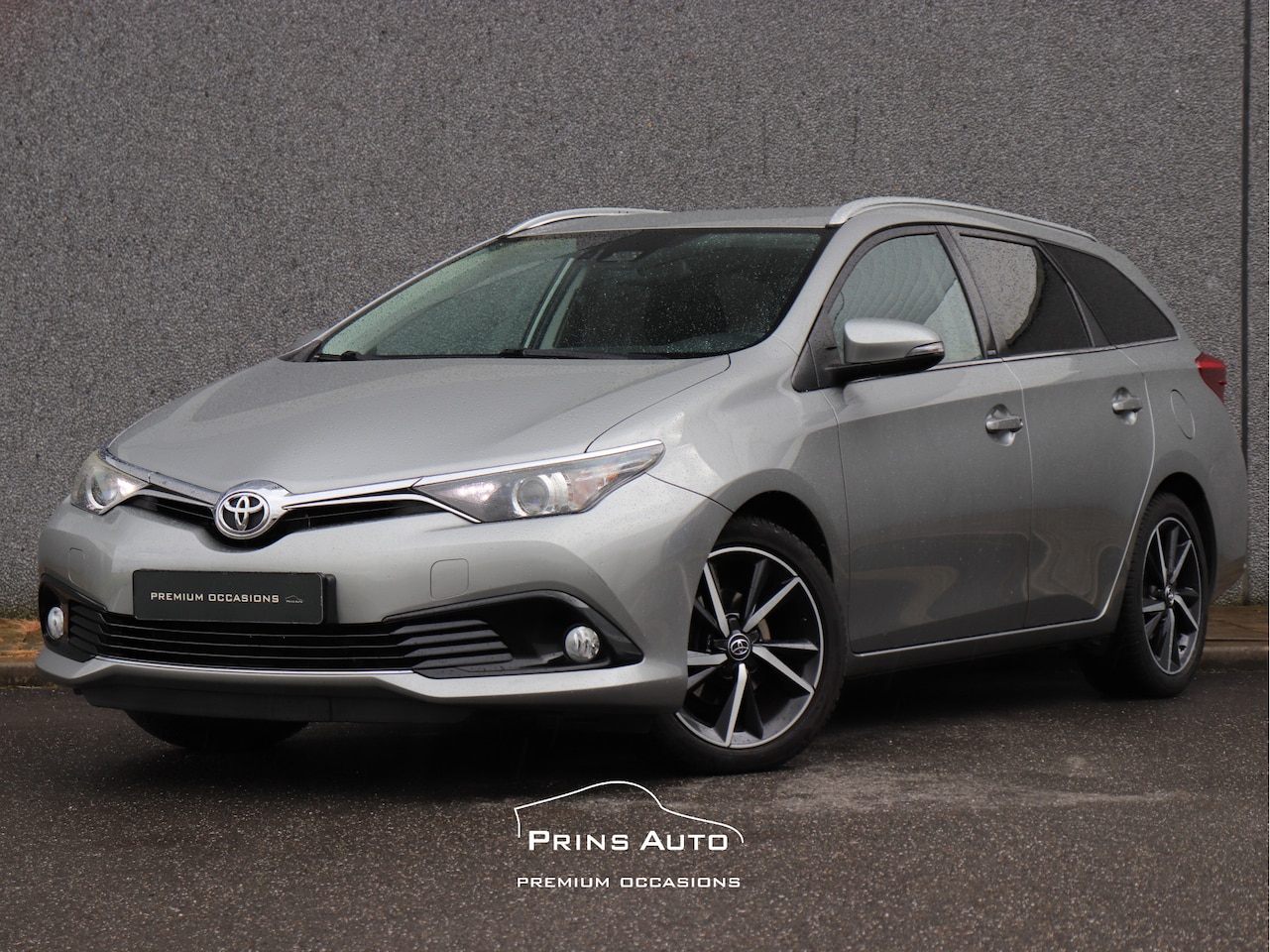 Toyota Auris Touring Sports - 1.2T Dynamic |CAMERA|STOELV|CLIMA|CRUISE|TREKHAAK+1300KG TREKGEWICHT - AutoWereld.nl