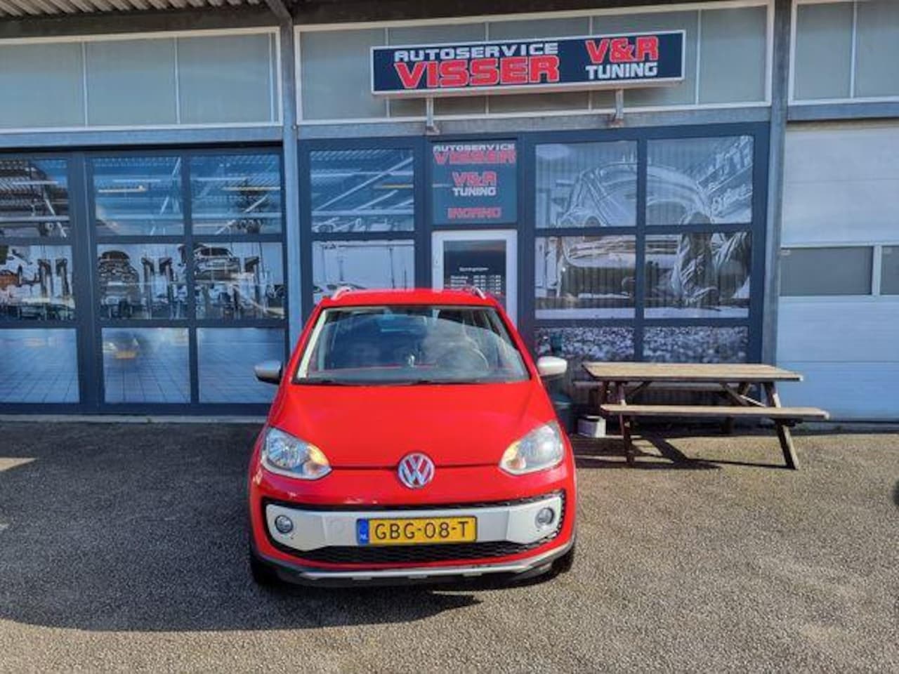 Volkswagen Up! - 1.0 cross up! BlueMotion 1.0 cross up! BlueMotion - AutoWereld.nl